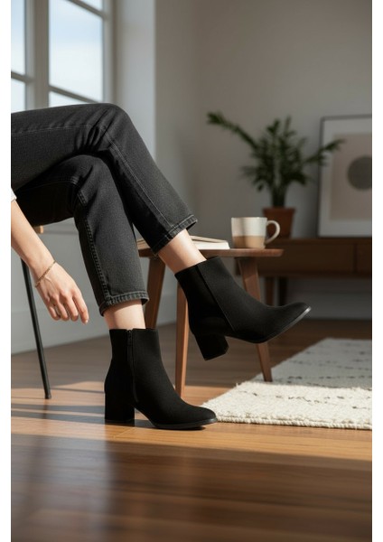 Popin Siyah Fermuarlı Kadın Süet Sivri Burun Yarım Bot