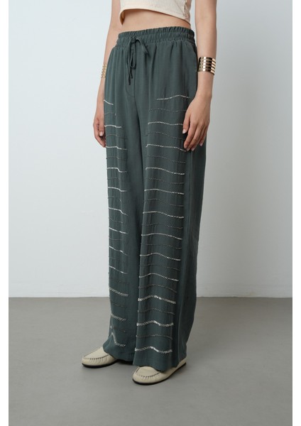 Kadın Yatay Şerit Taş Işlemeli Düz Renk Beli Lastikli Bol Paça Pantolon modelleri