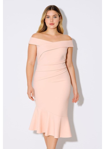 Kadın Büyük Beden Pudra, Carmen Yaka Asimetrik Kesim Scuba Kumaş Elbise 65N39198 fiyatları