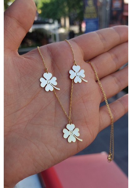 925 Ayar Gümüş 24 Ayar Altın Kaplama Harfli Yonca Kolye