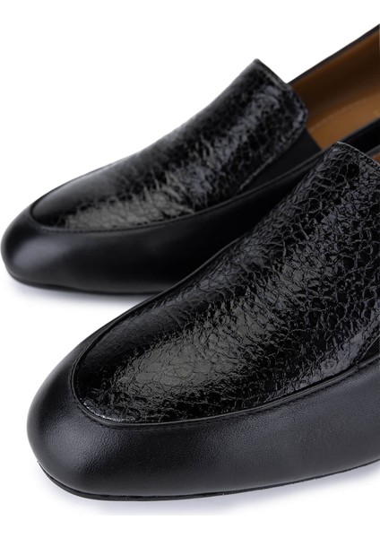 Kadın Hakiki Deri Siyah Klasik Ayakkabı 1135 06102 Bn Ayk SK25-26 Syh Dr/syh Krsk Rgn modelleri