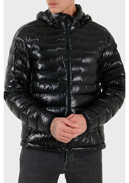 Kapitoneli Regular Fit Kapüşonlu Su Itici Parlak Şişme Mont Erkek Mont 50548790 001