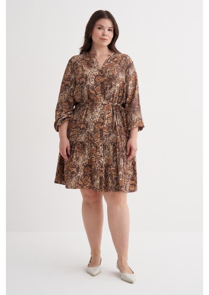 V Yaka Fırfır Detaylı Kuşaklı Elbise fiyatları