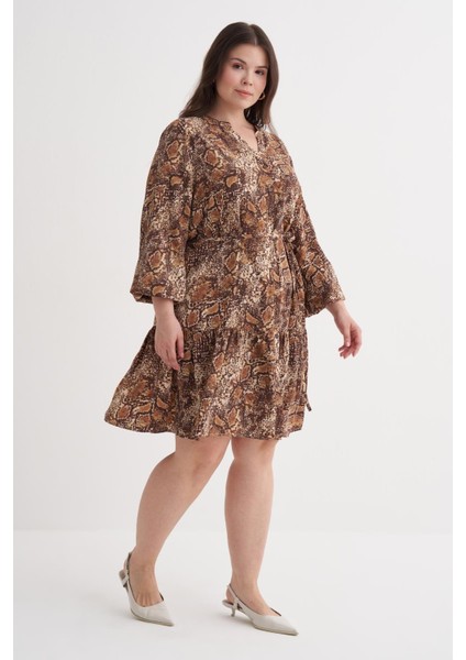 V Yaka Fırfır Detaylı Kuşaklı Elbise fırsatları