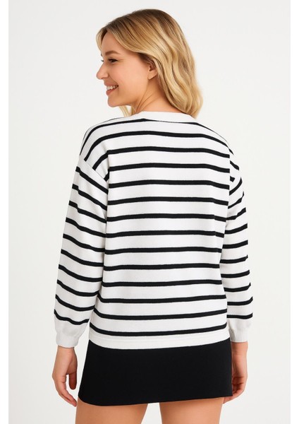 Çizgili Beyaz Sweatshirt modelleri