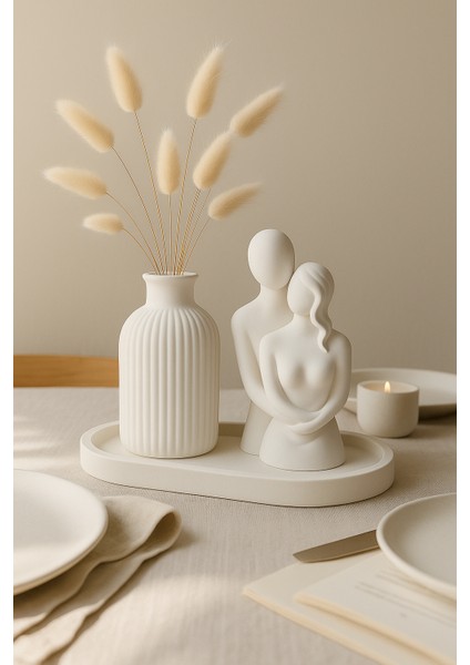 El Yapımı Sevgili Figürlü Dekoratif Set – Vazo & Oval Tepsi (3 Parça)