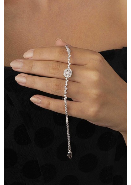 Pırlanta Montür Sıralı Tek Taş Rodyum Kaplama Baget Gümüş Bileklik fiyatları