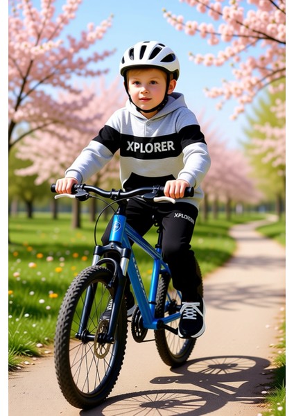 Keşfetmeye Hazır Erkek Çocuk Kapüşonlu Takım Konfor ve Tarz Bir Arada Kaliteli Şık Rahat fiyatları