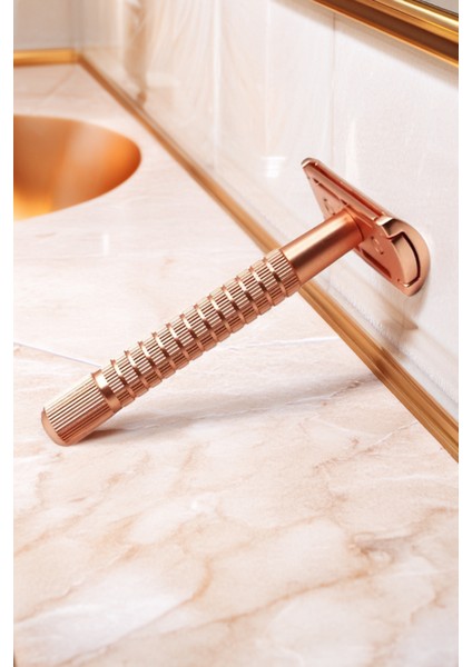 S18 Full Metal Manuel Tıraş Makinesi + 5 Adet Platinum Yaprak Jilet fırsatları