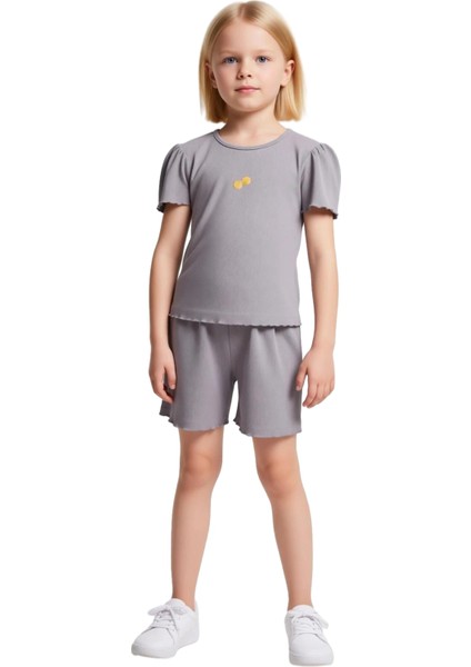 Kız Çocuk Pamuklu Minimal Nakışlı Bisiklet Yaka Kısa Kollu T Shirt ve Şort Takımı Kaliteli fırsatları