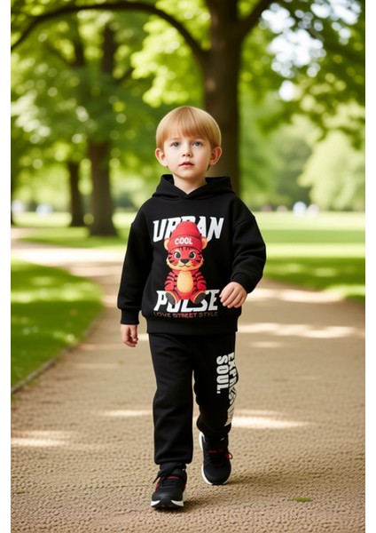 Pamuklu Erkek Çocuk Örme Takım Kaplan Detaylı Kapüşonlu Üst ve Eşofman Altı Kaliteli Şık Rahat modelleri