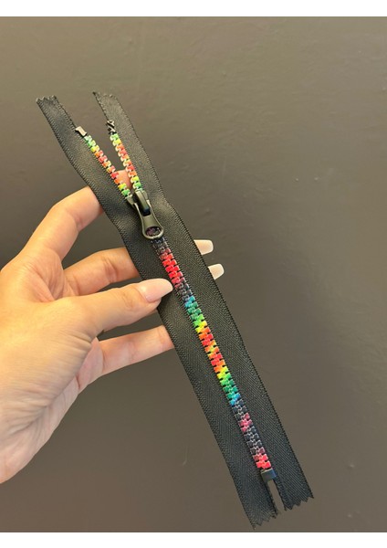 23X3 cm Renkli Dişli Siyah Fermuar