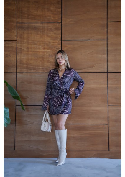 Puantiye Saten Kumaş V Yaka Uzun Kol Mini Elbise fiyatları