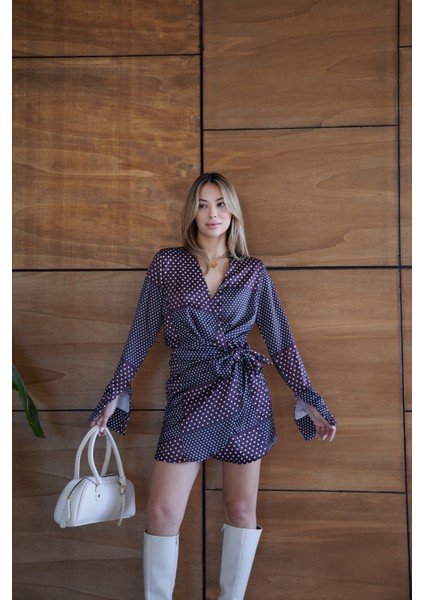 Puantiye Saten Kumaş V Yaka Uzun Kol Mini Elbise fırsatları