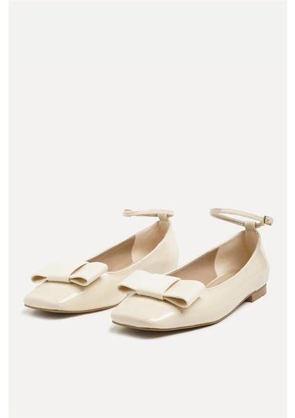 255014 Fiyonk Detaylı Babet Ekru Rugan fiyatları