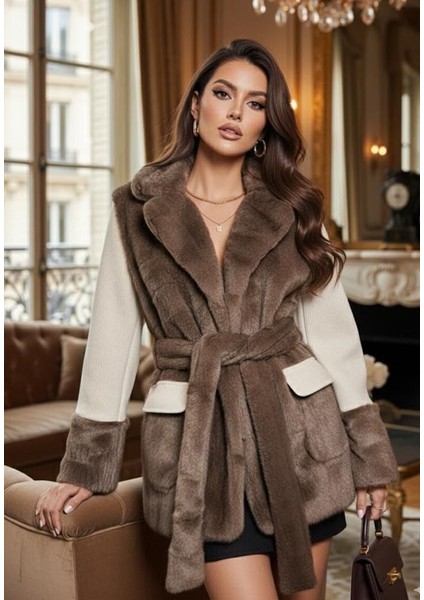 Triko Kollu Kürklü Kuşaklı Kruvaze Yaka Kürklü Ceket modelleri