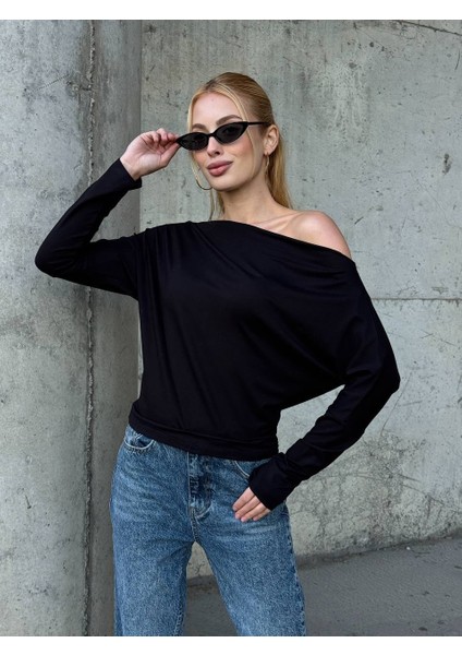 Yarasa Kol Geniş Yaka Siyah Bluz Bol Kesim Likralı Kumaş Düşük Omuz Üst