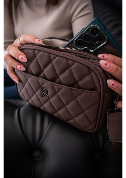 Astarlı Askılı Kapitone 4 Bölmeli Kadın El ve Omuz Çantası 111002 fiyatları