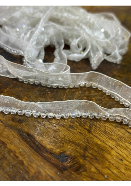 Boncuk Işleme Tül Şerit Biye Şerit Dikiş Aksesuarı En 1 cm (1metre) fiyatları