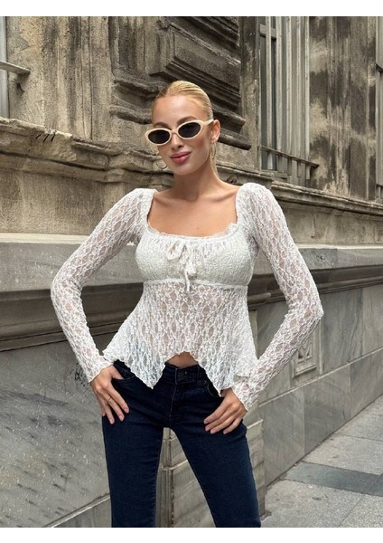 Ekru Peplum Etek Ucu Fırfırlı Güpür Bluz Uzun Kol Bağlama Detaylı Kare Yaka Şık Bluz
