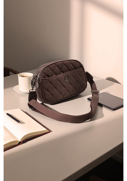 Astarlı Askılı Kapitone 4 Bölmeli Kadın El ve Omuz Çantası 111002 modelleri