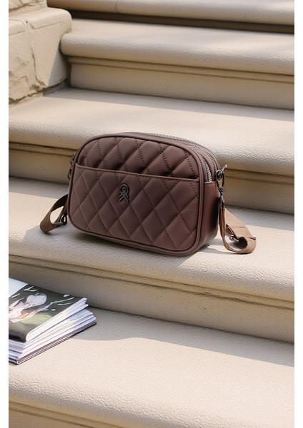 Astarlı Askılı Kapitone 4 Bölmeli Kadın El ve Omuz Çantası 111002 fırsatları