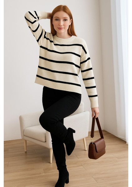 Bisiklet Yaka Çizgili Kazak Bej fırsatları