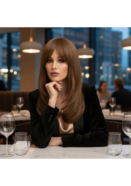 Katlı Kesim Perçemli Düz Fiber Sentetik Orta Boy Peruk - Bebek Kumralı