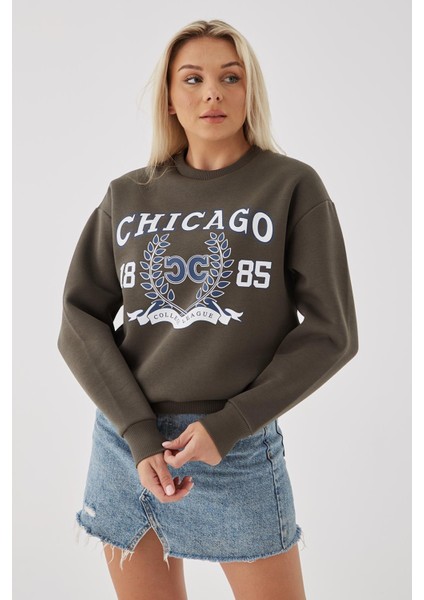 Bisiklet Yaka Baskılı Sweat Haki fırsatları