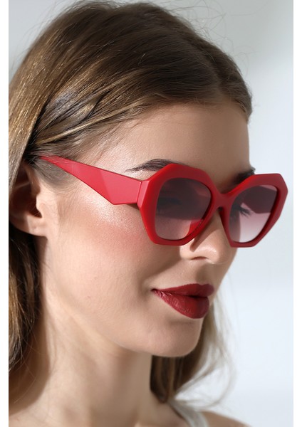 Kadın Oval Kırmızı Renkli Cam Mat Güneş Gözlüğü Garson fırsatları