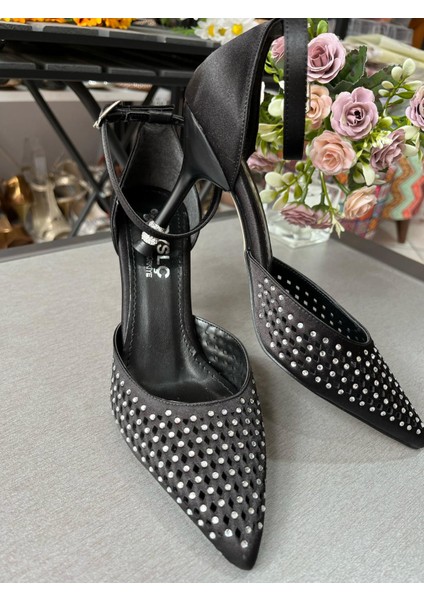 Taşlı Topuk Siyah Saten Kapalı Topuk Taşlı Abiye Ayakkabı