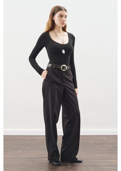 Pile Detaylı Düz Kesim Pantolon Siyah fiyatları