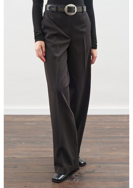 Pile Detaylı Düz Kesim Pantolon Siyah fırsatları