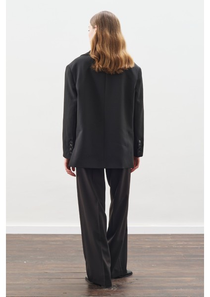 Pile Detaylı Düz Kesim Pantolon Siyah