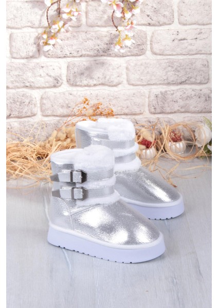 Nurela Simli Süet Içi Kürklü Tüy ve Toka Detaylı Anne Kız Kısa Kadın Bot