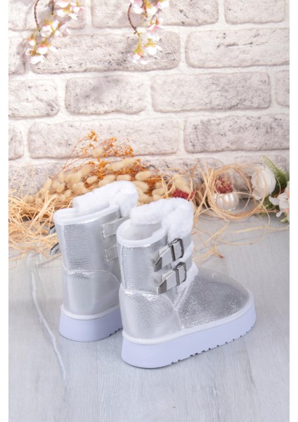 Nurela Simli Süet Içi Kürklü Tüy ve Toka Detaylı Anne Kız Kısa Kadın Bot indirimleri