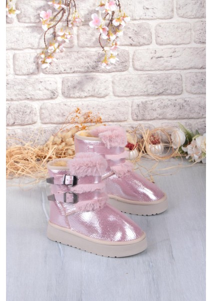 Nurela Simli Süet Içi Kürklü Tüy ve Toka Detaylı Anne Kız Kısa Kadın Bot