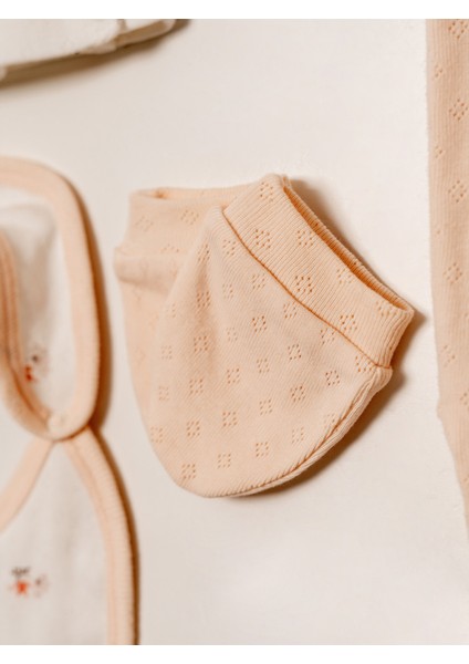 Yeni Doğan Kız Bebek Için Jakarlı Baskılı 5\'li Hastane Çıkışı (0-3 Ay indirimleri