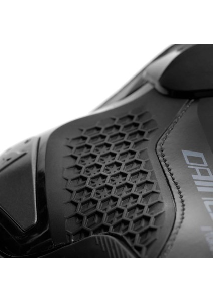 Torque 4 Black Deri Bot