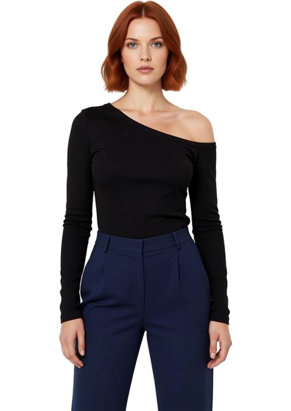 Kadın Fitted Vücuda Oturan Asimetrik Yaka Uzun Kollu Esnek Pamuklu Örme Bluz Casual Günlük Kullanım modelleri