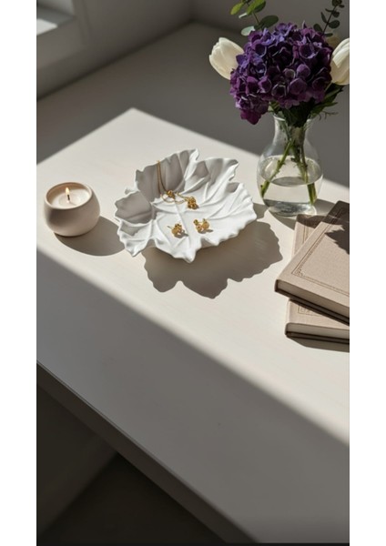 Dekoratif Takı Tabağı - Dalgalı Form Beyaz Minimal indirimleri