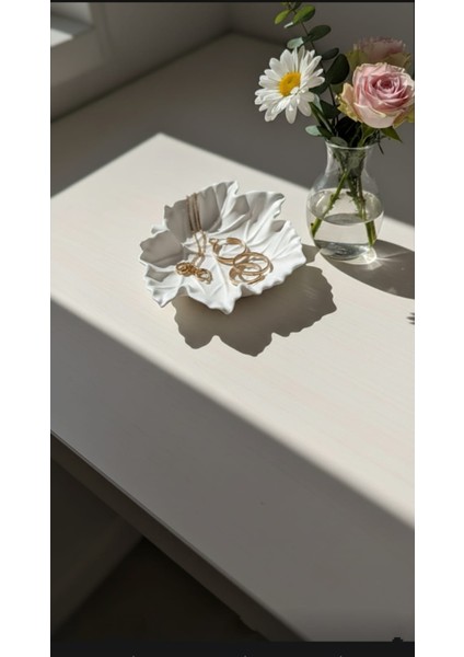 Dekoratif Takı Tabağı - Dalgalı Form Beyaz Minimal