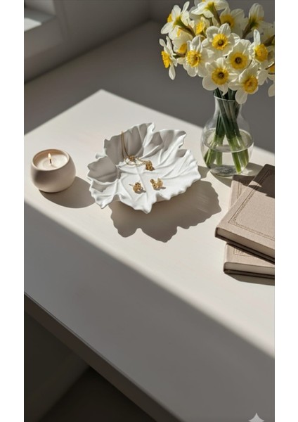 Dekoratif Takı Tabağı - Dalgalı Form Beyaz Minimal