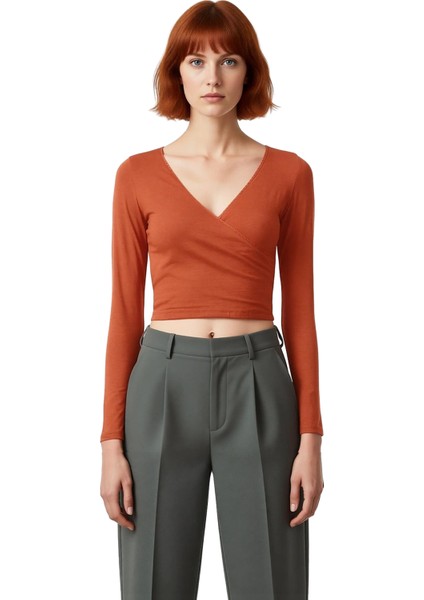 Kadın Moda Şık Crop Kruvaze Yaka Slim Kalıp Örme Derin Yaka Dantel Detaylı Kol Pamuklu Esnek Bluz fiyatları