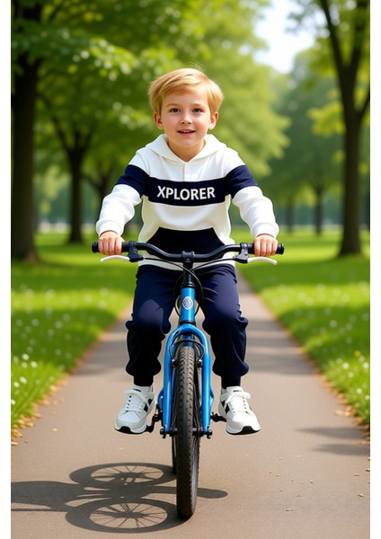 Keşif Ruhu Taşıyan Erkek Çocuk Kapüşonlu Takımı Rahatlık ve Tarz Kaliteli Şık Rahat fırsatları