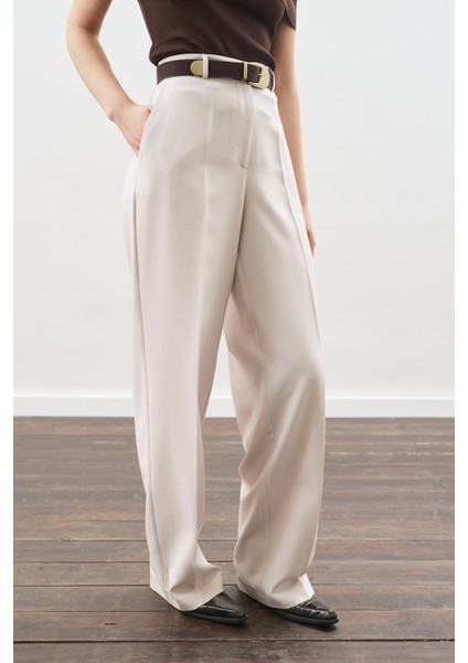 Pile Detaylı Düz Kesim Pantolon Bej indirimleri