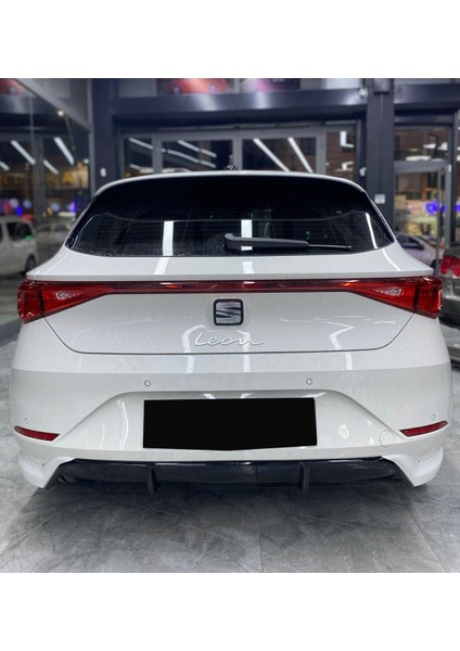 Seat Leon Mk4 Difüzör (Plastik) 2020-2024 Uyumlu Parlak Siyah fırsatları