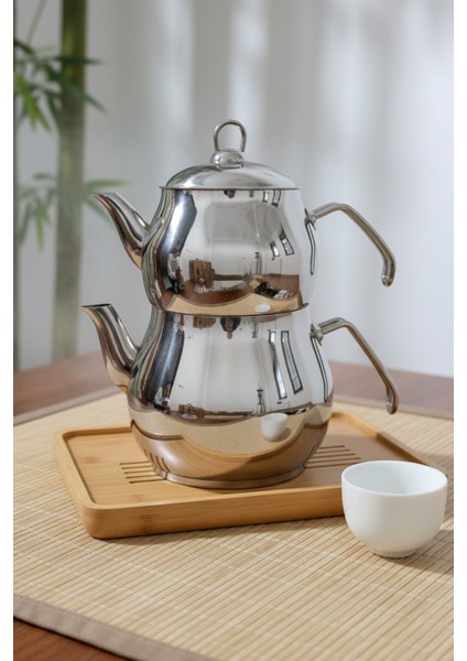 Jumbo Boy Aile Çaydanlık Takımı – Paslanmaz Çelik, Parlak Yüzeyli, Isıya Dayanıklı Ergonomik Saplı