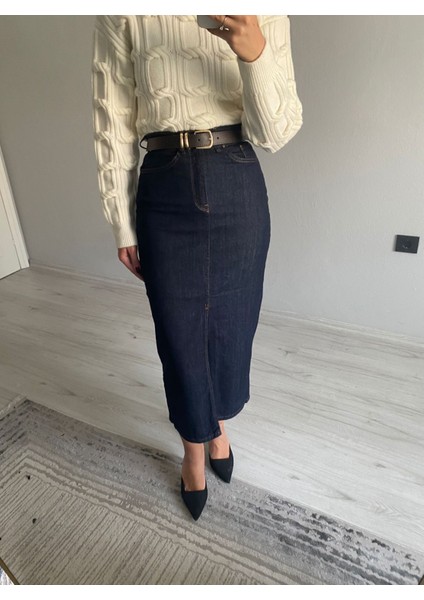 Kemerli Yüksek Bel Ön Yırtmaçlı Midi Boy Denim Etek