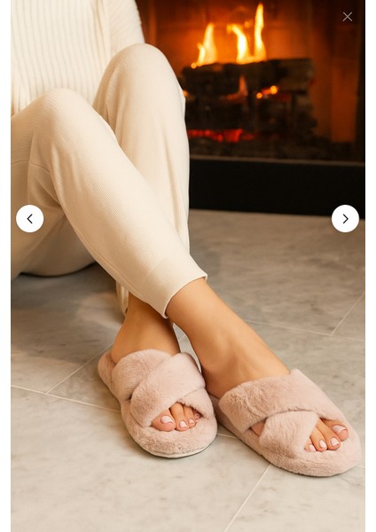 Kadın Peluş Ev Terliği – Şömine Serisi, Çapraz Bantlı, Ultra Yumuşak Konfor Taban